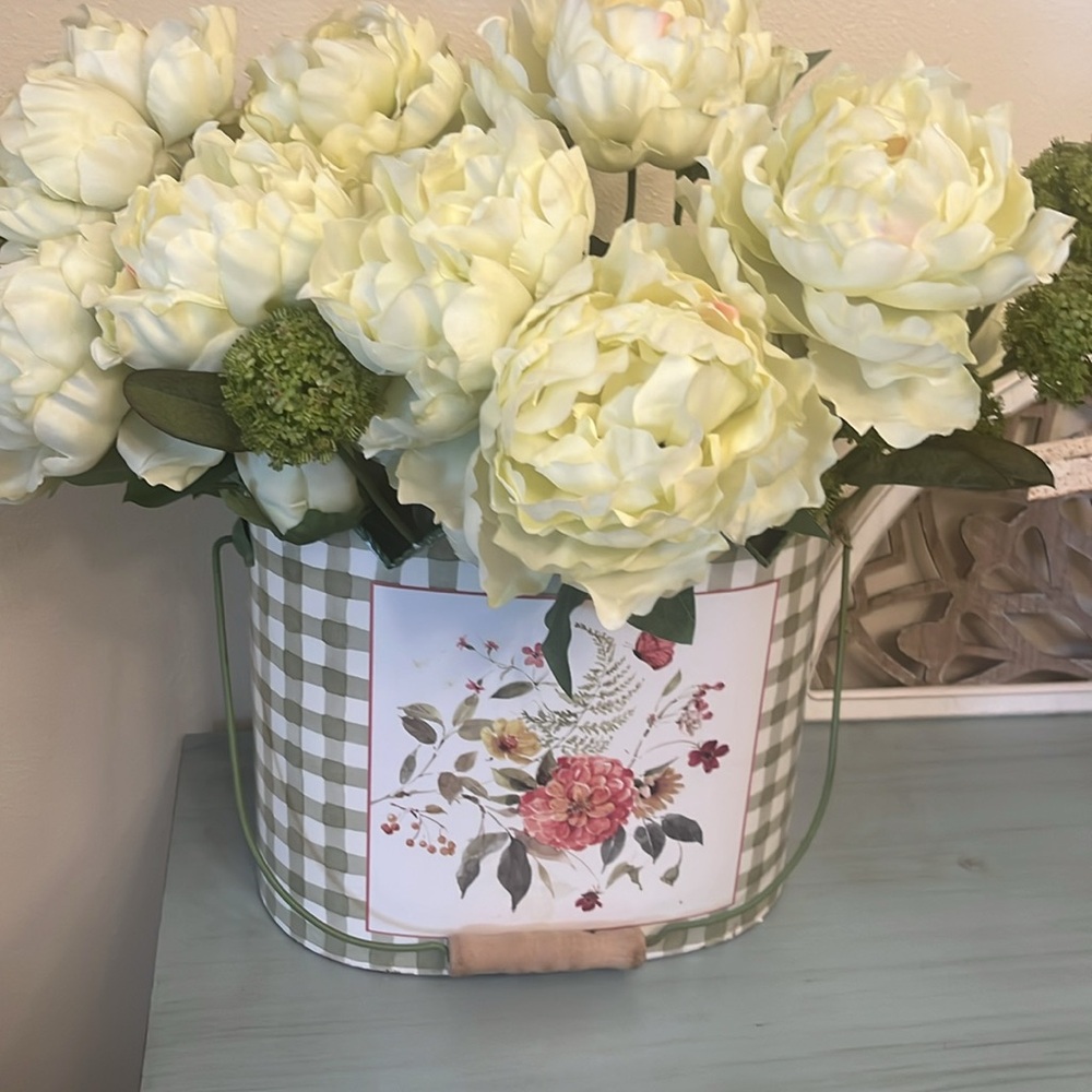 Ragon House bucket